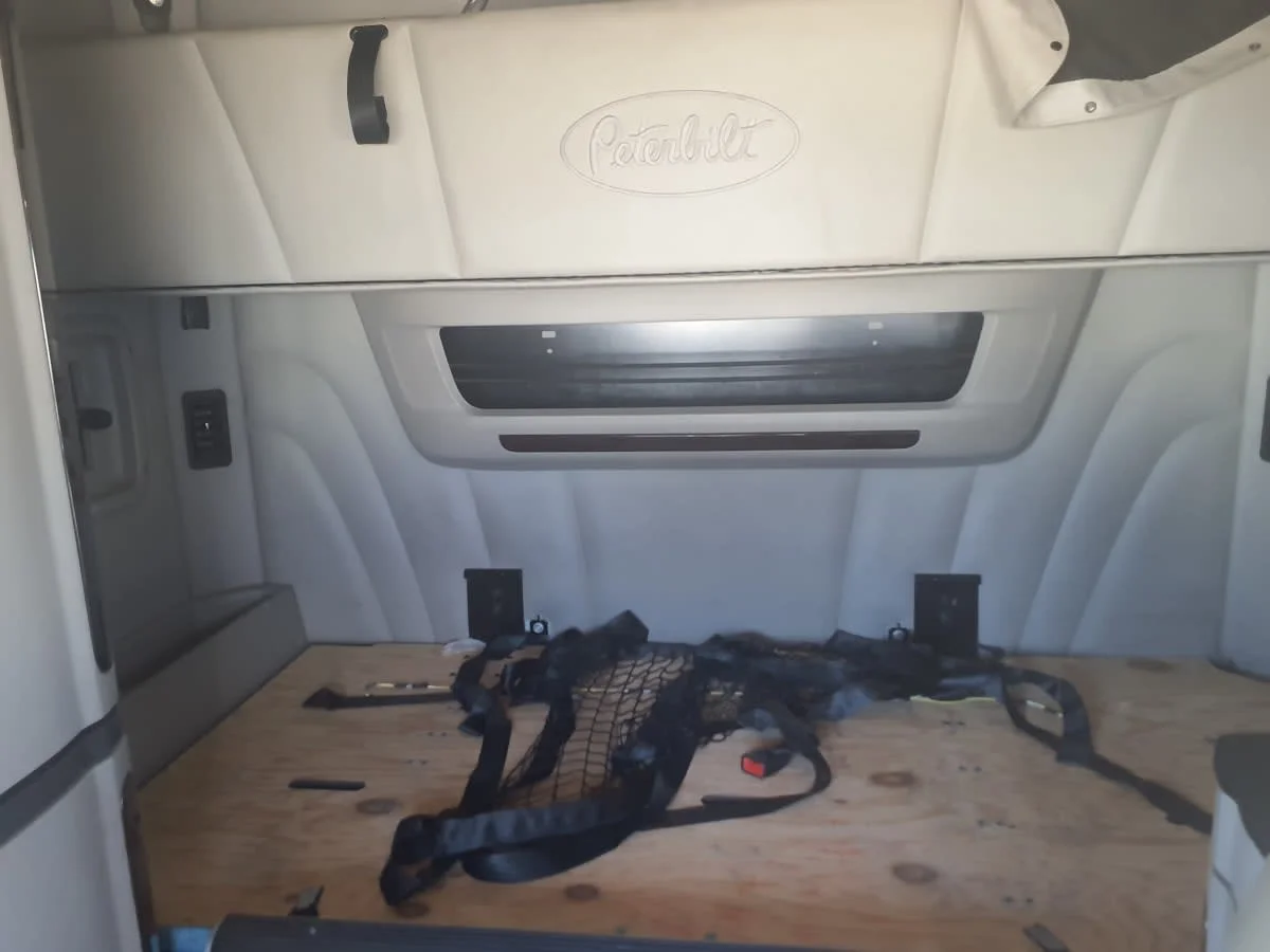 2021 Peterbilt 579 - image 8
