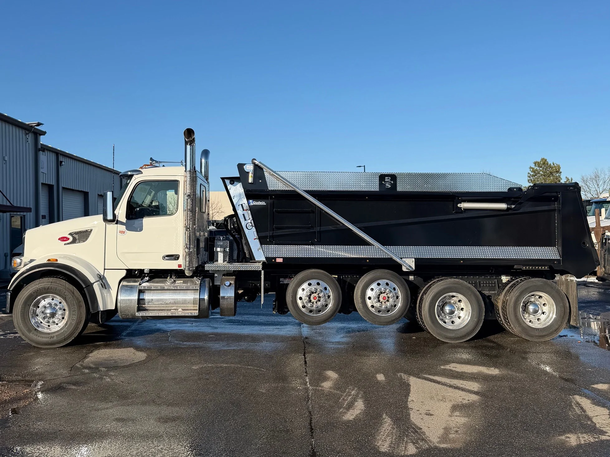 2026 Peterbilt 567 in Greensboro, NC — photo 2