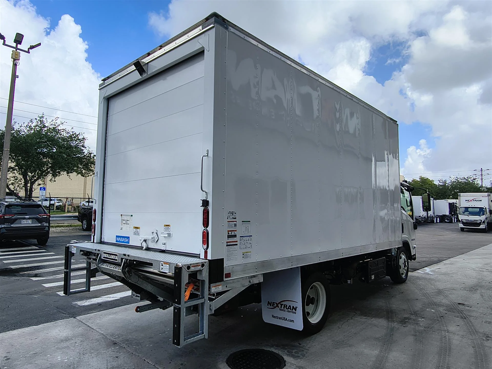 2026 Isuzu NRR in Miami, FL — photo 4