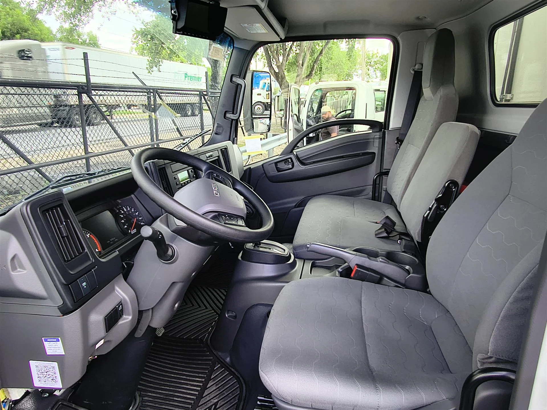 2026 Isuzu NRR in Miami, FL — photo 7