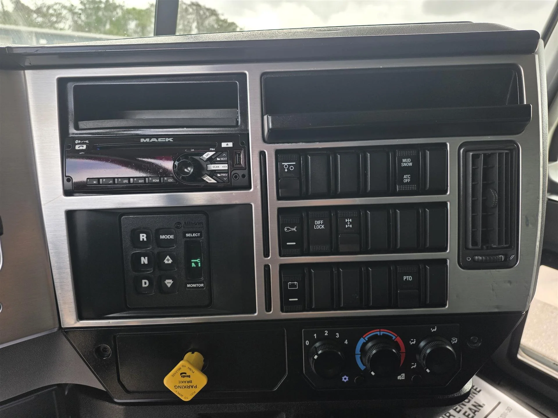 2020 Mack Granite in Winter Haven, FL — photo 11
