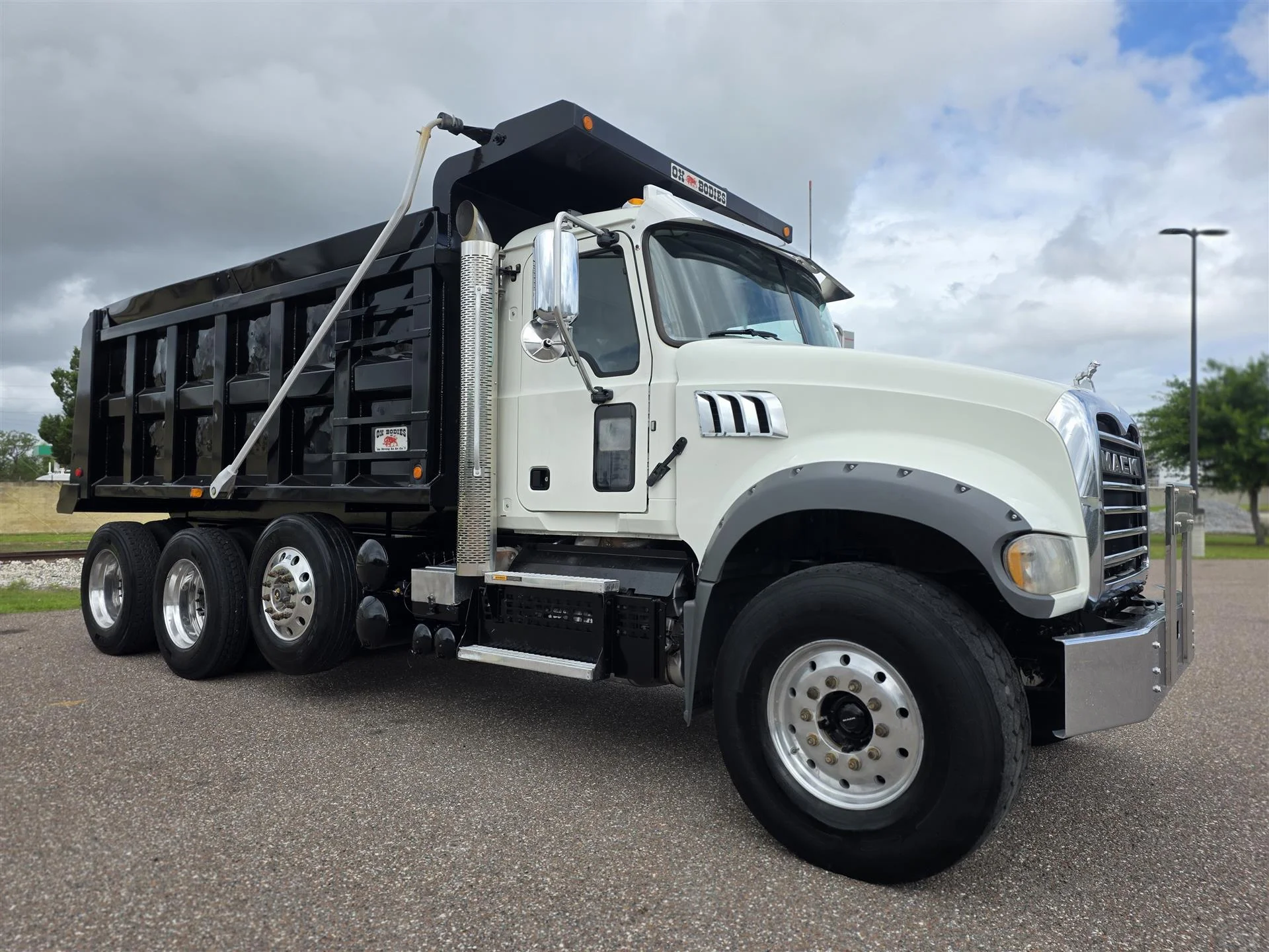 2020 Mack Granite in Winter Haven, FL — photo 3