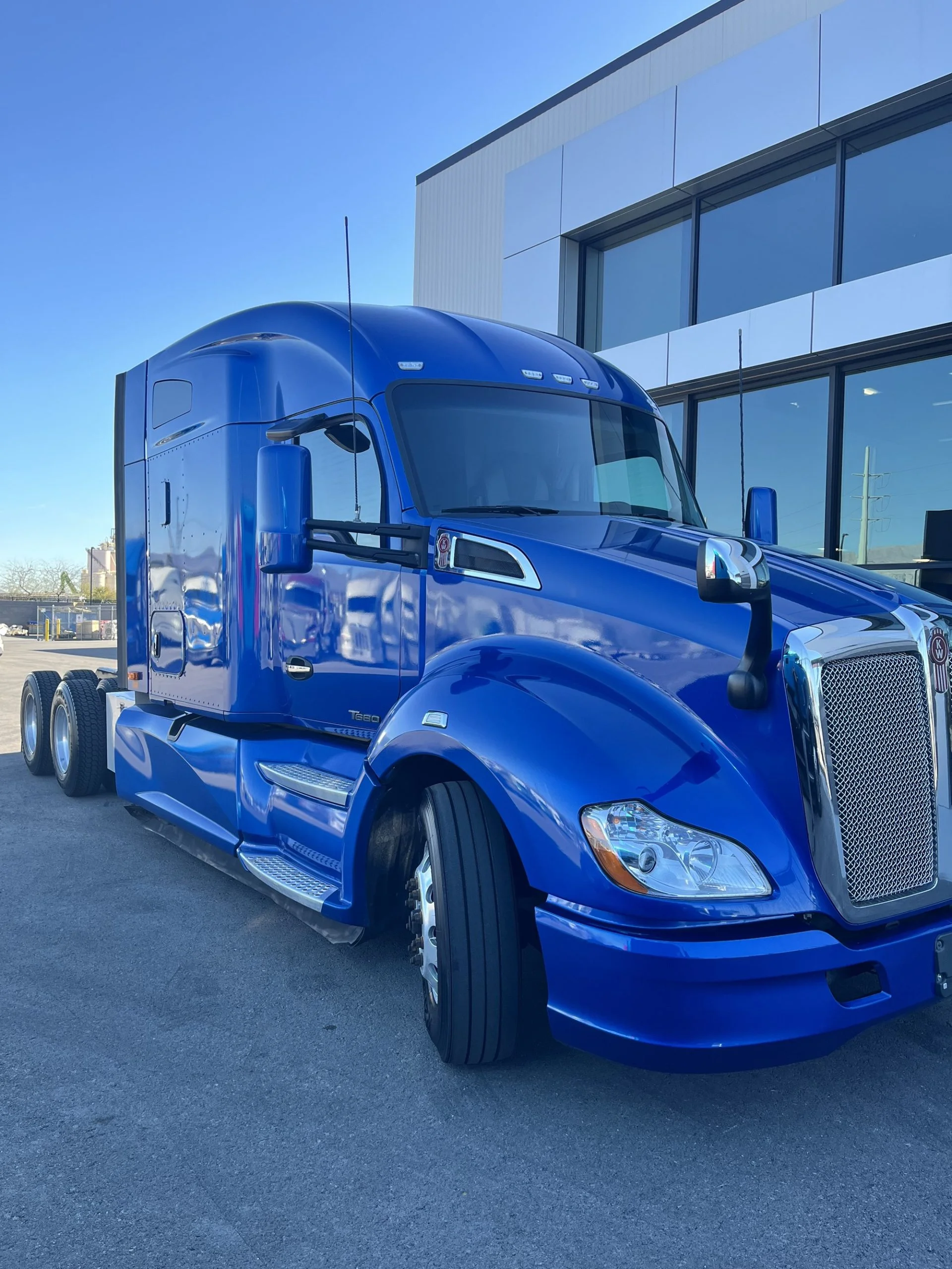 2021 Kenworth T680 - image 3