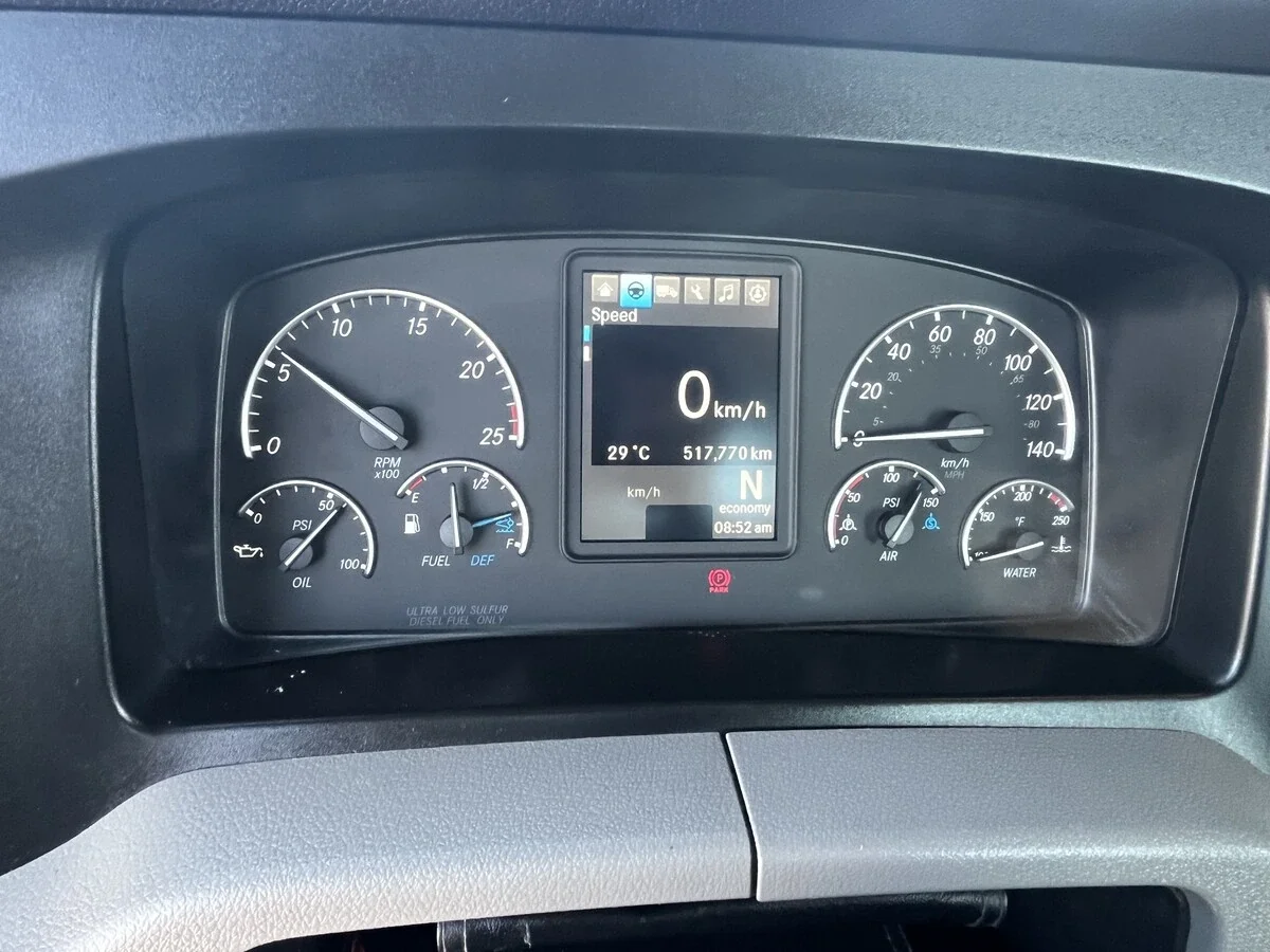 2020 Freightliner Cascadia — photo 30