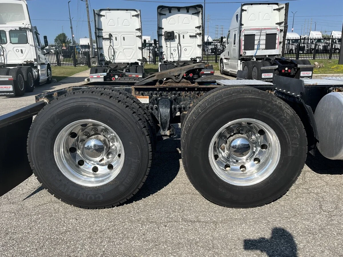 2020 Freightliner Cascadia — photo 7