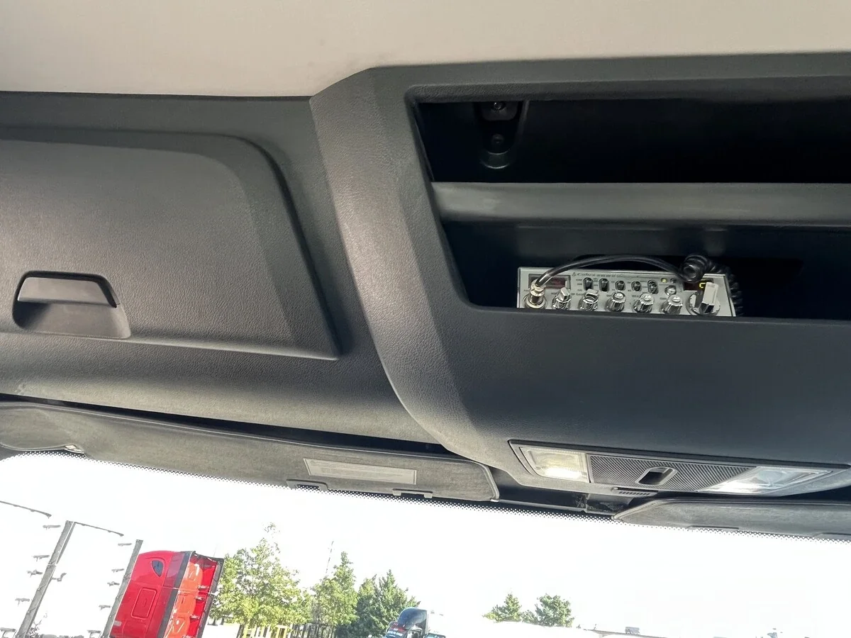 2020 Freightliner Cascadia — photo 29