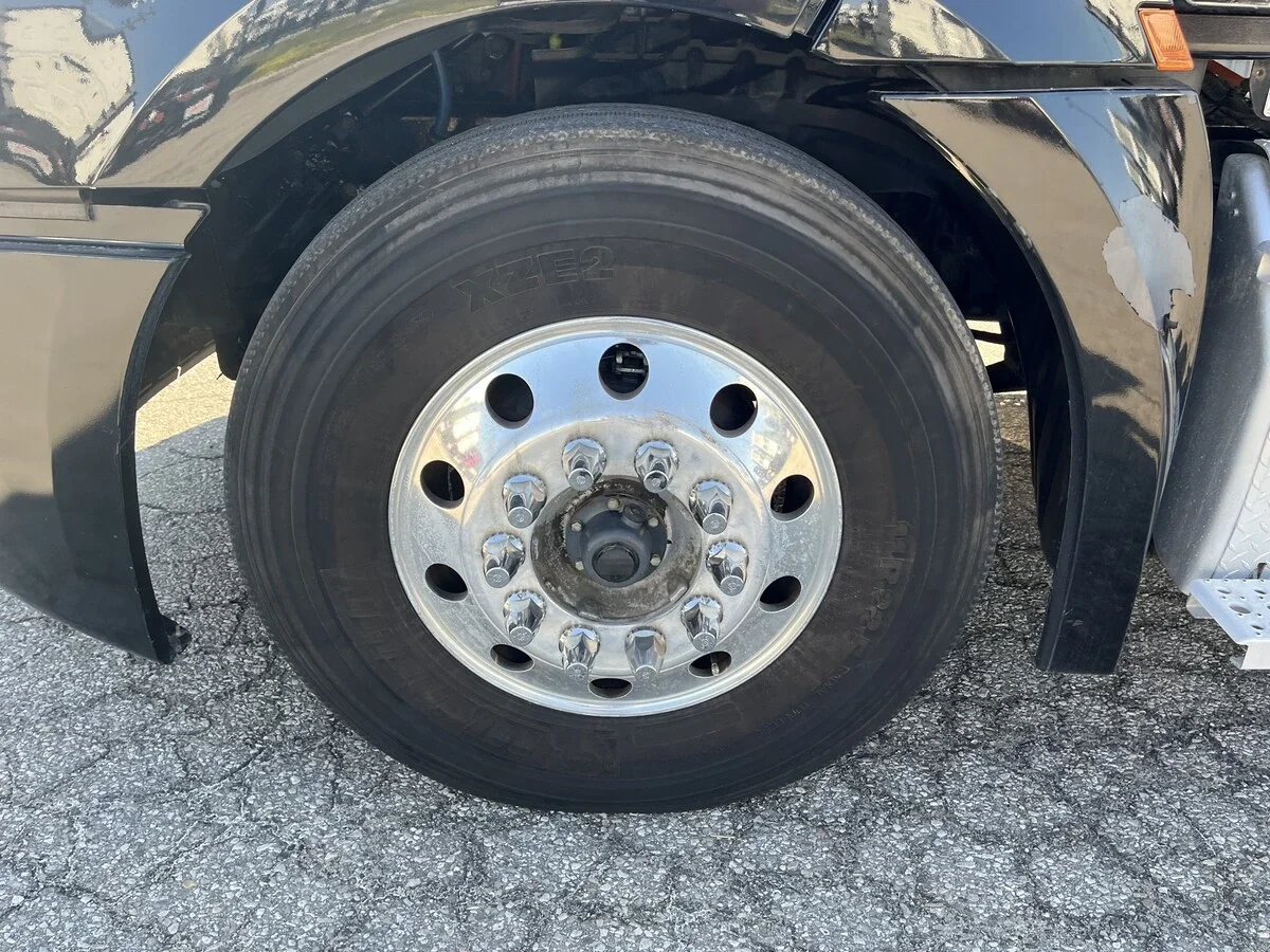 2020 Freightliner Cascadia — photo 18