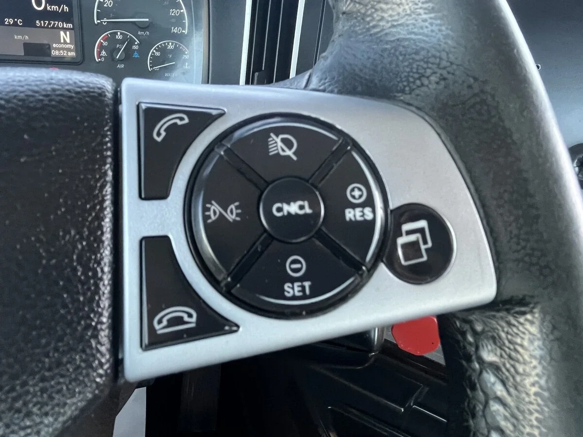 2020 Freightliner Cascadia — photo 32