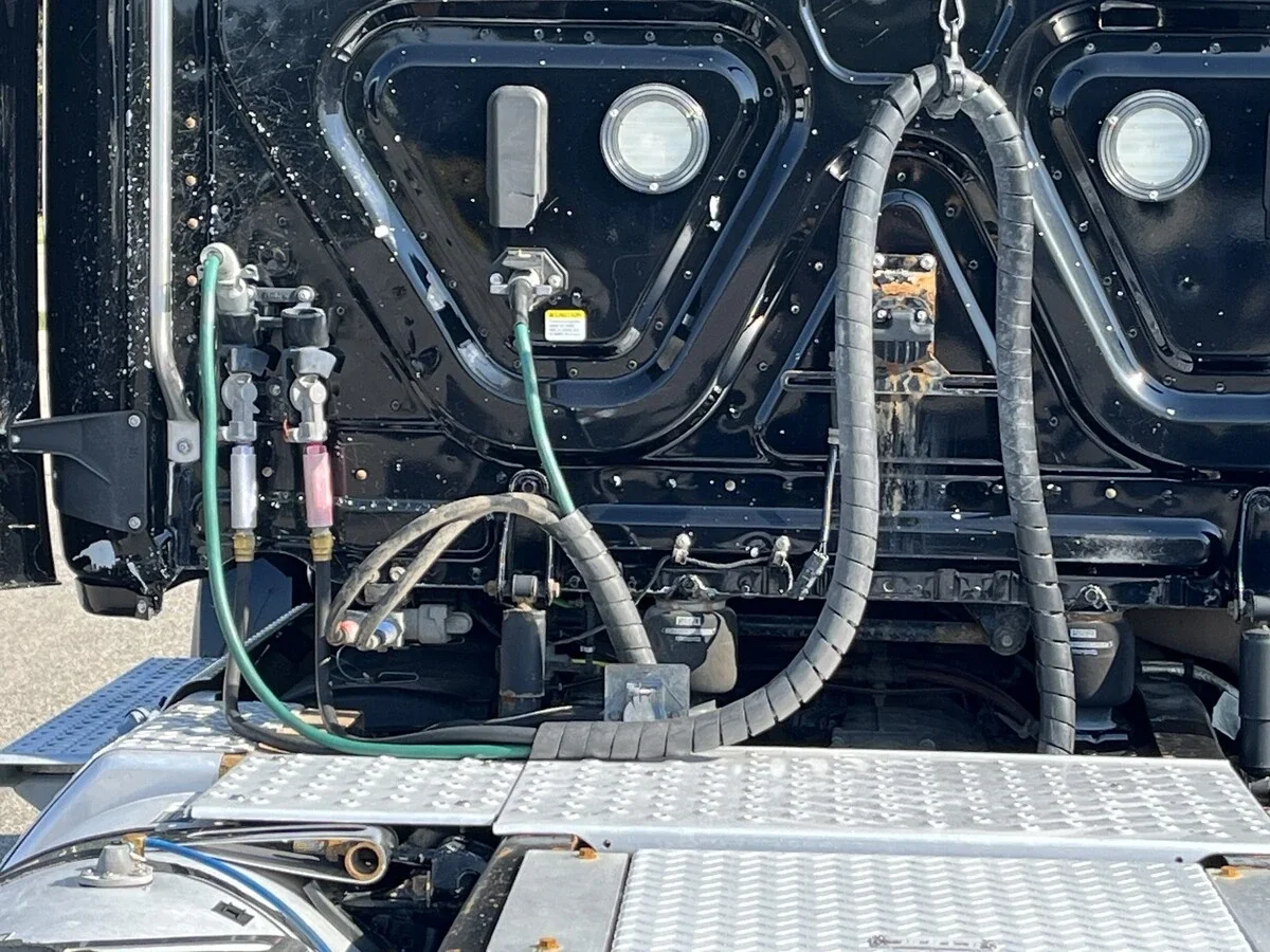 2020 Freightliner Cascadia — photo 14