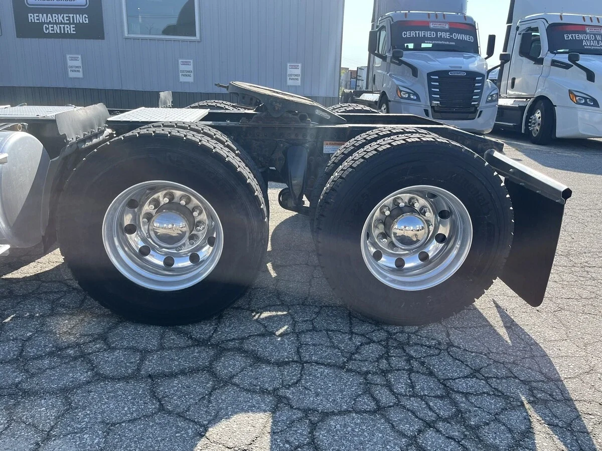 2020 Freightliner Cascadia — photo 16