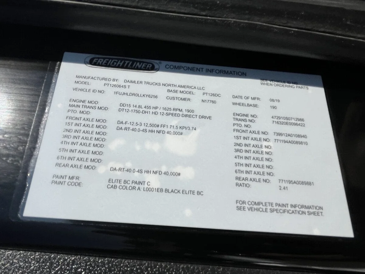 2020 Freightliner Cascadia — photo 20