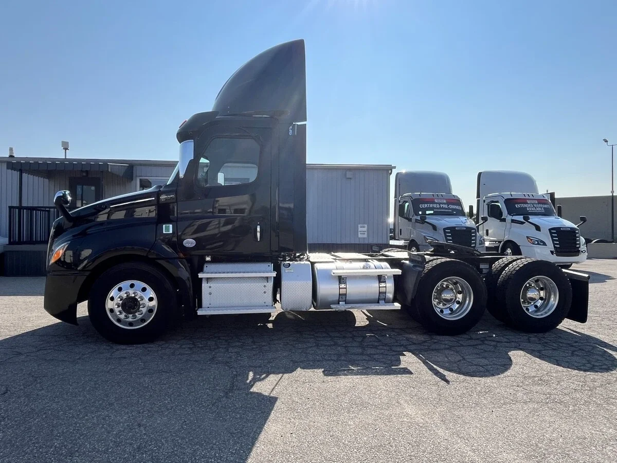 2020 Freightliner Cascadia — photo 19