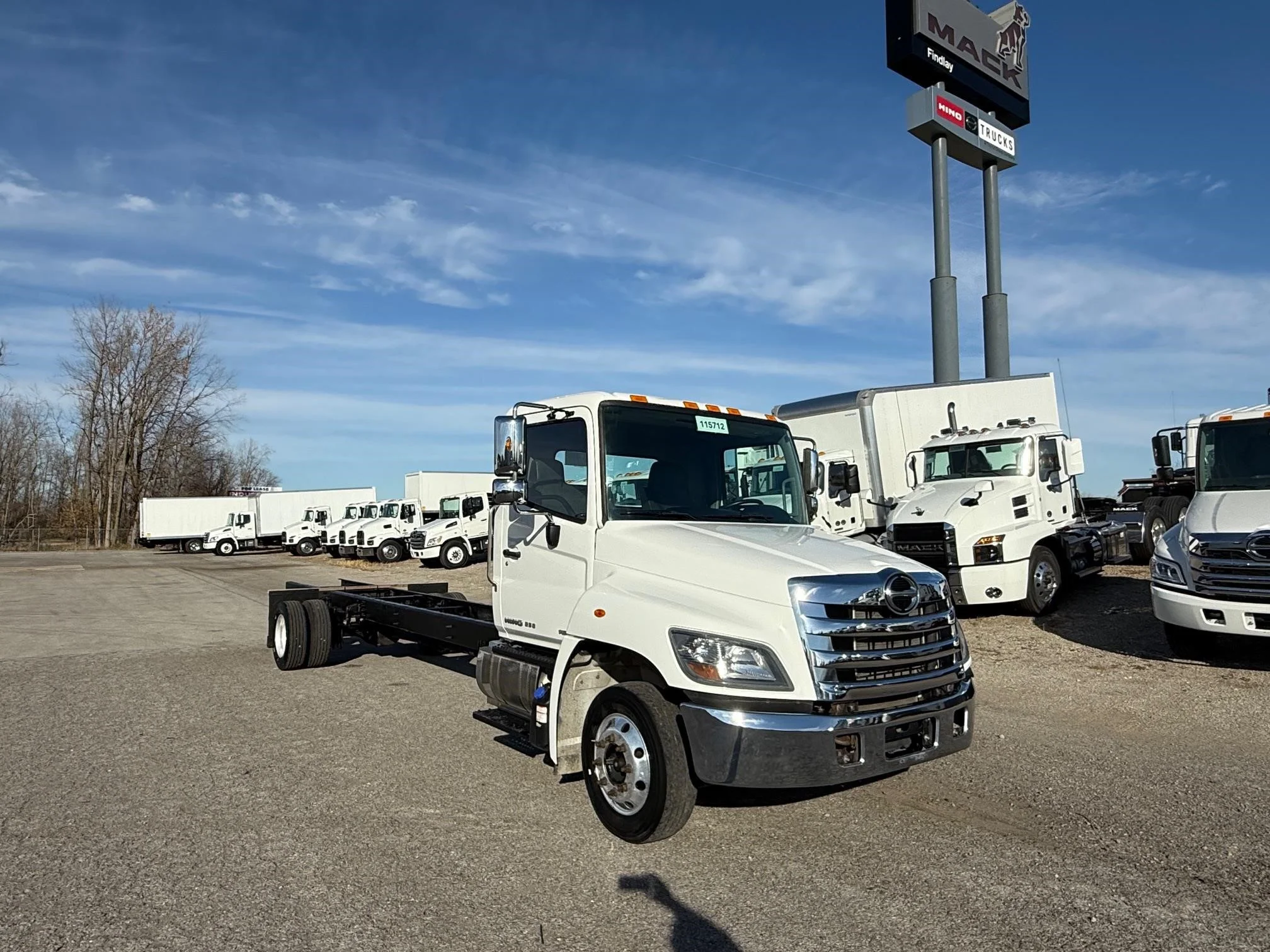 2020 Hino 268 in Findlay, OH — photo 2