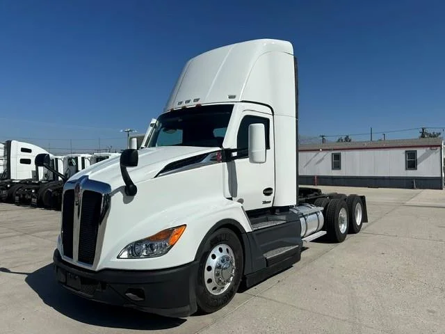 2024 Kenworth T680 — photo 7