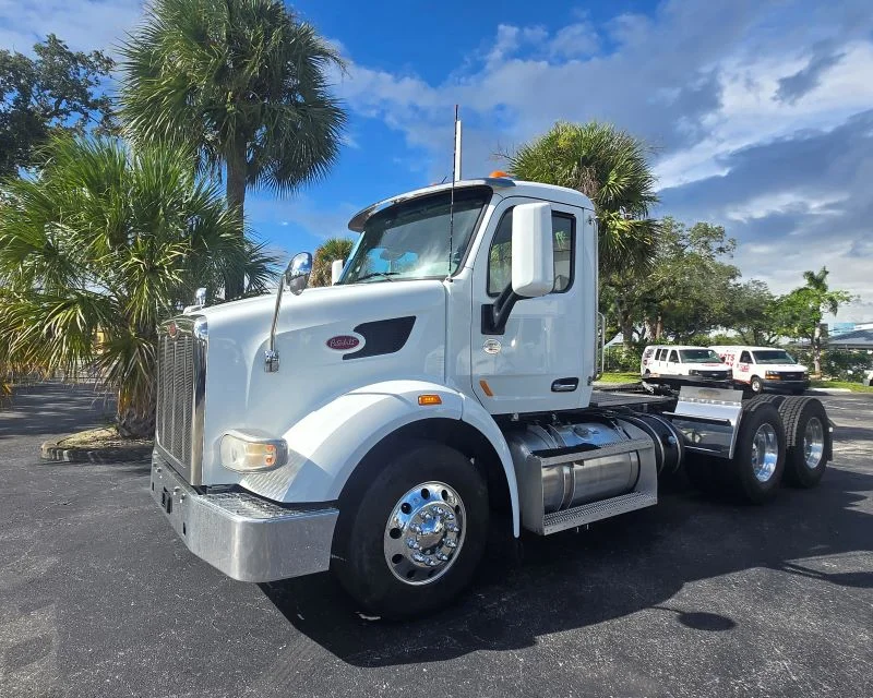 2022 Peterbilt 567 - image 2