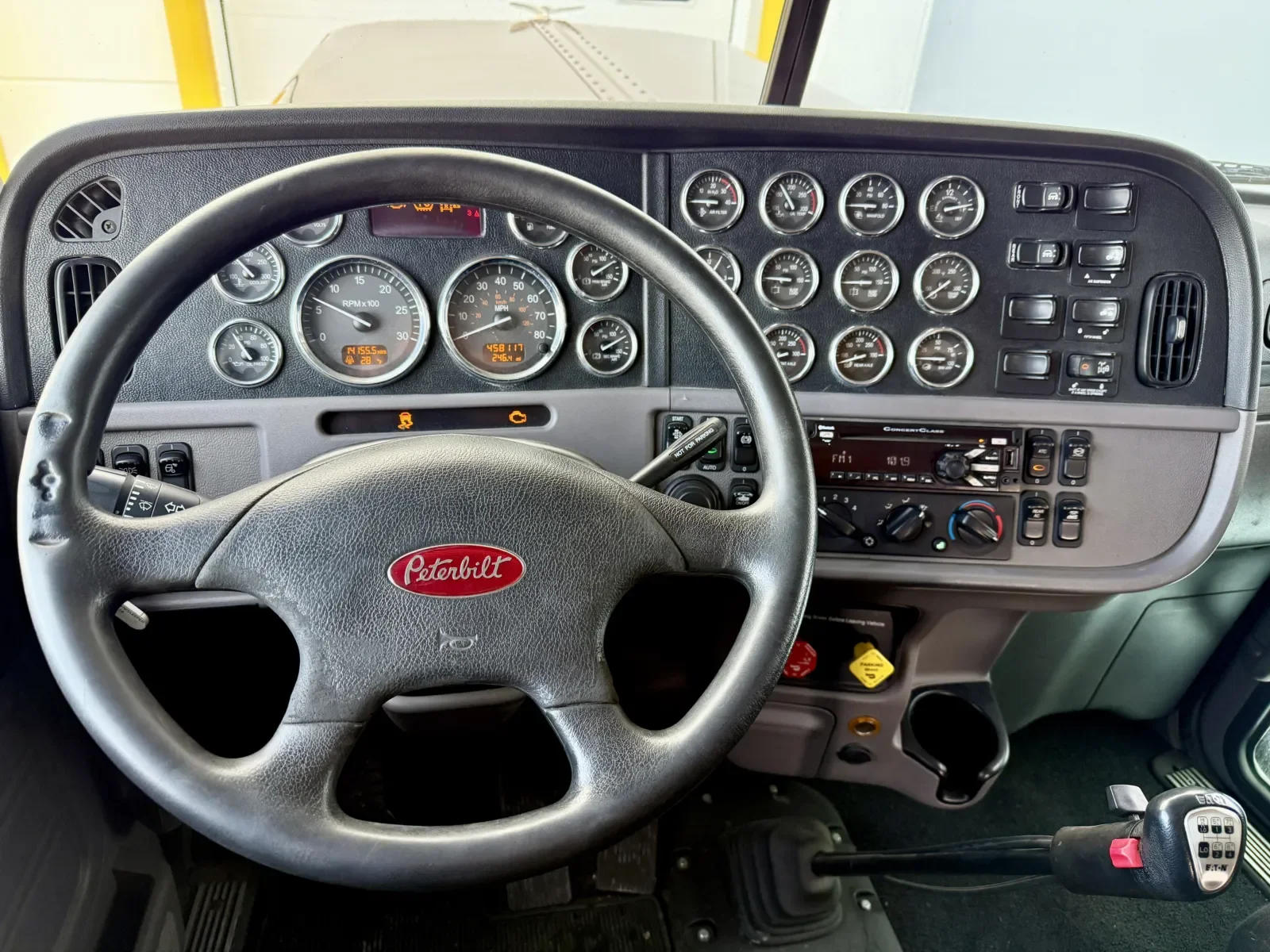 2018 Peterbilt 389 - image 16