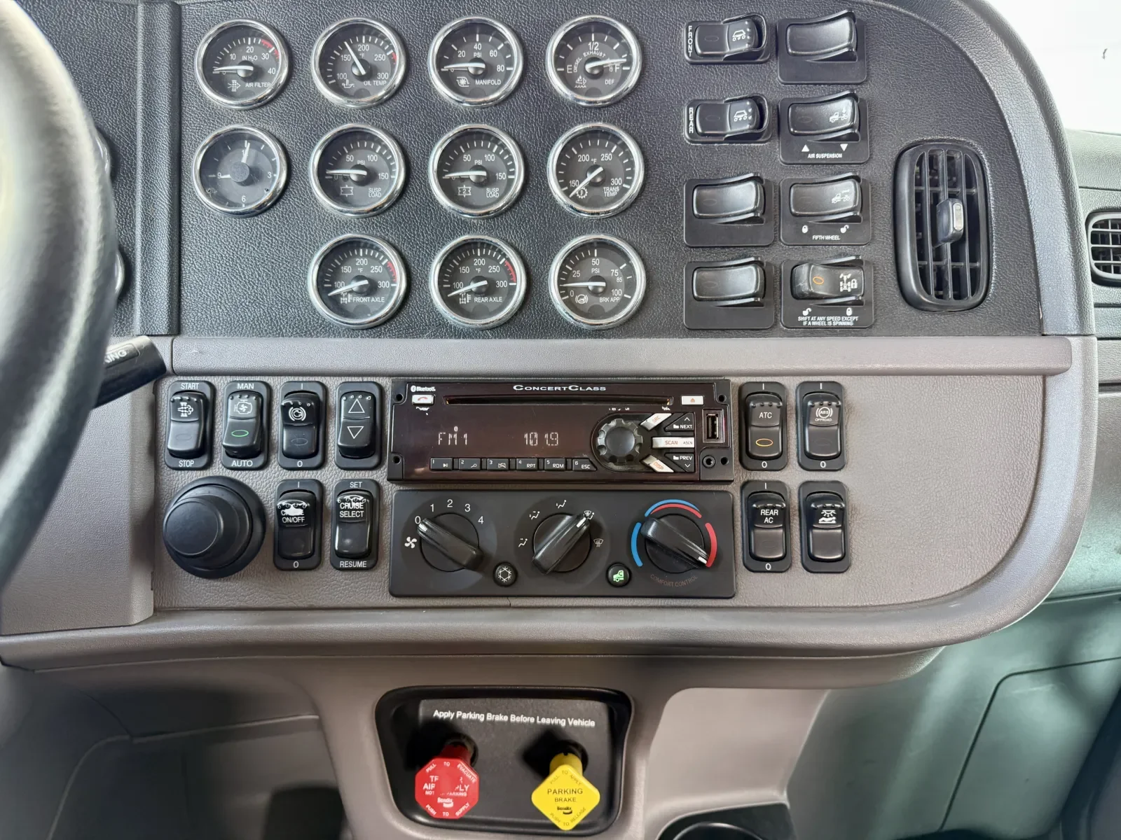 2018 Peterbilt 389 - image 18