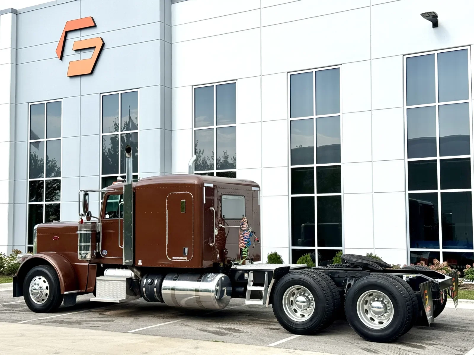 2018 Peterbilt 389 in New Lenox, IL — photo 6