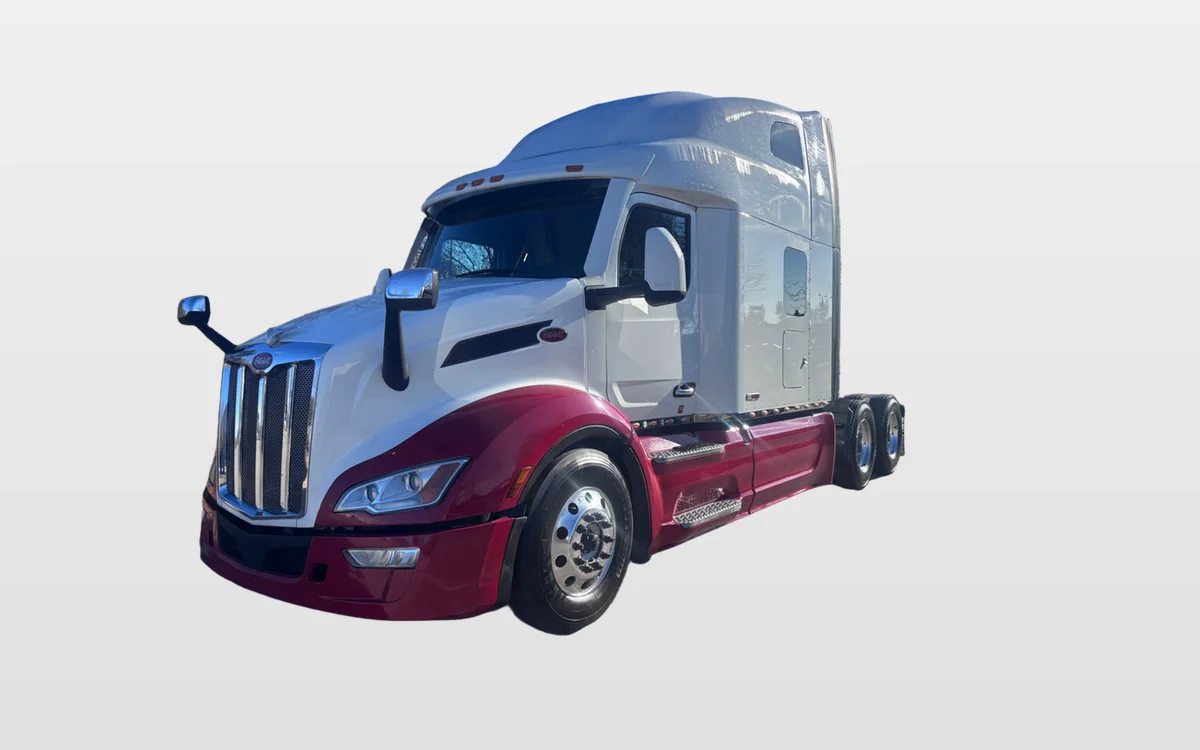 2023 PETERBILT 579 - image 1
