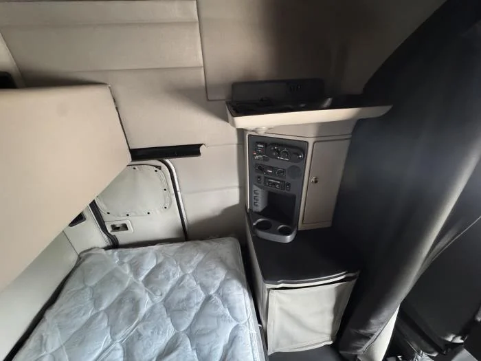 2020 Peterbilt 579 - image 19