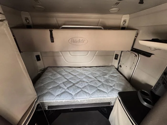 2020 Peterbilt 579 - image 17