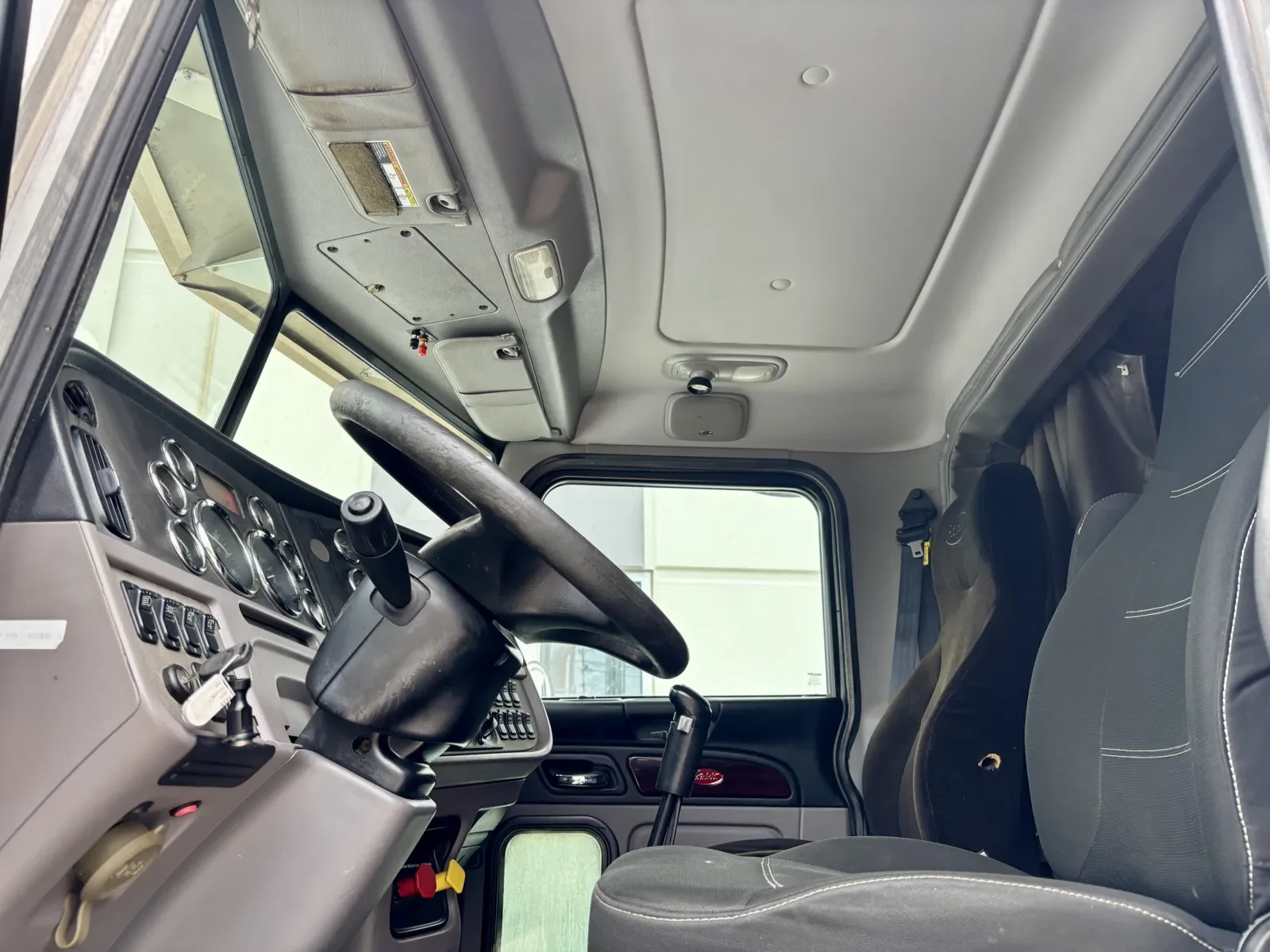 2016 Peterbilt 389 in Greer, SC — photo 14