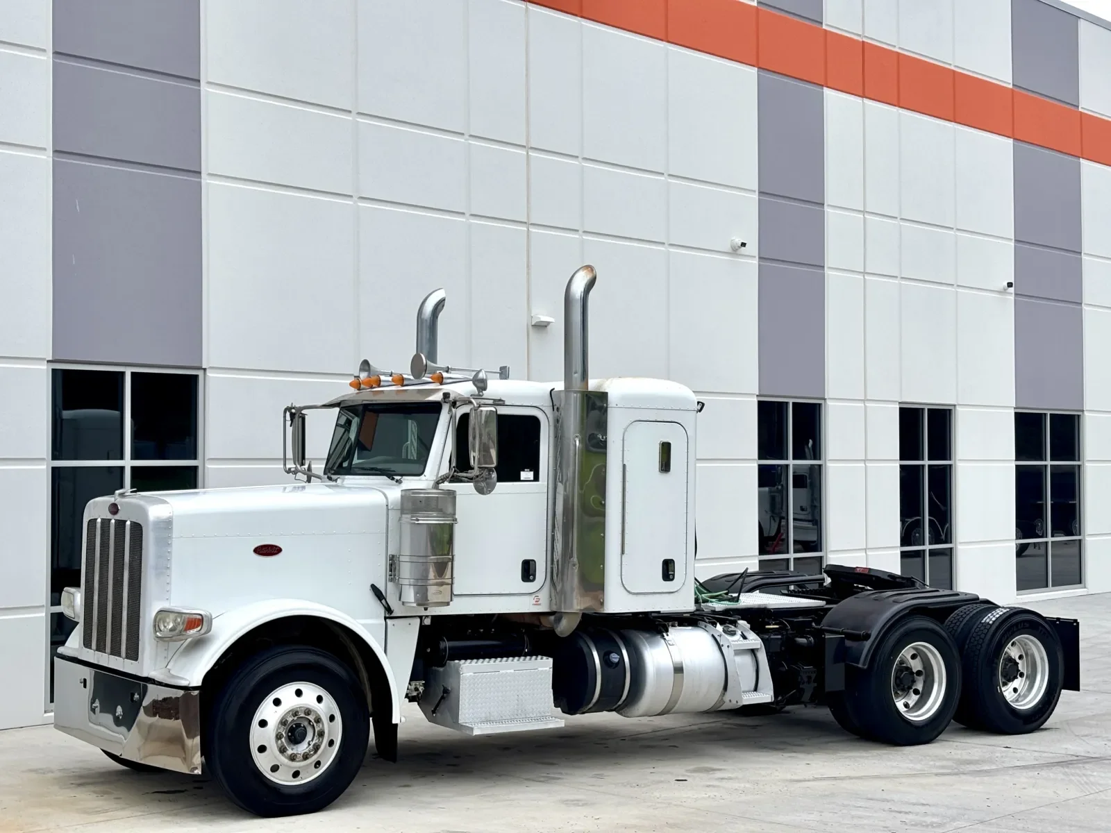 2016 Peterbilt 389 in Greer, SC — photo 2