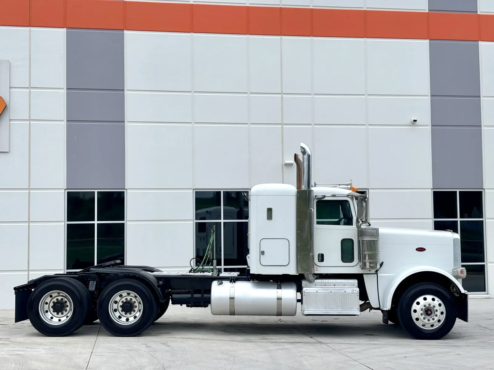 2016 Peterbilt 389 in Greer, SC — photo 3