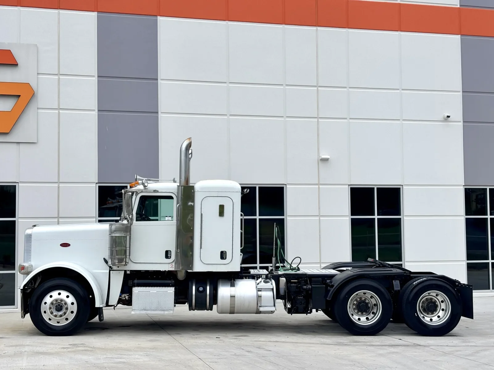 2016 Peterbilt 389 in Greer, SC — photo 4