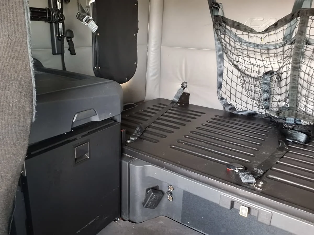 2022 Freightliner Cascadia - image 11