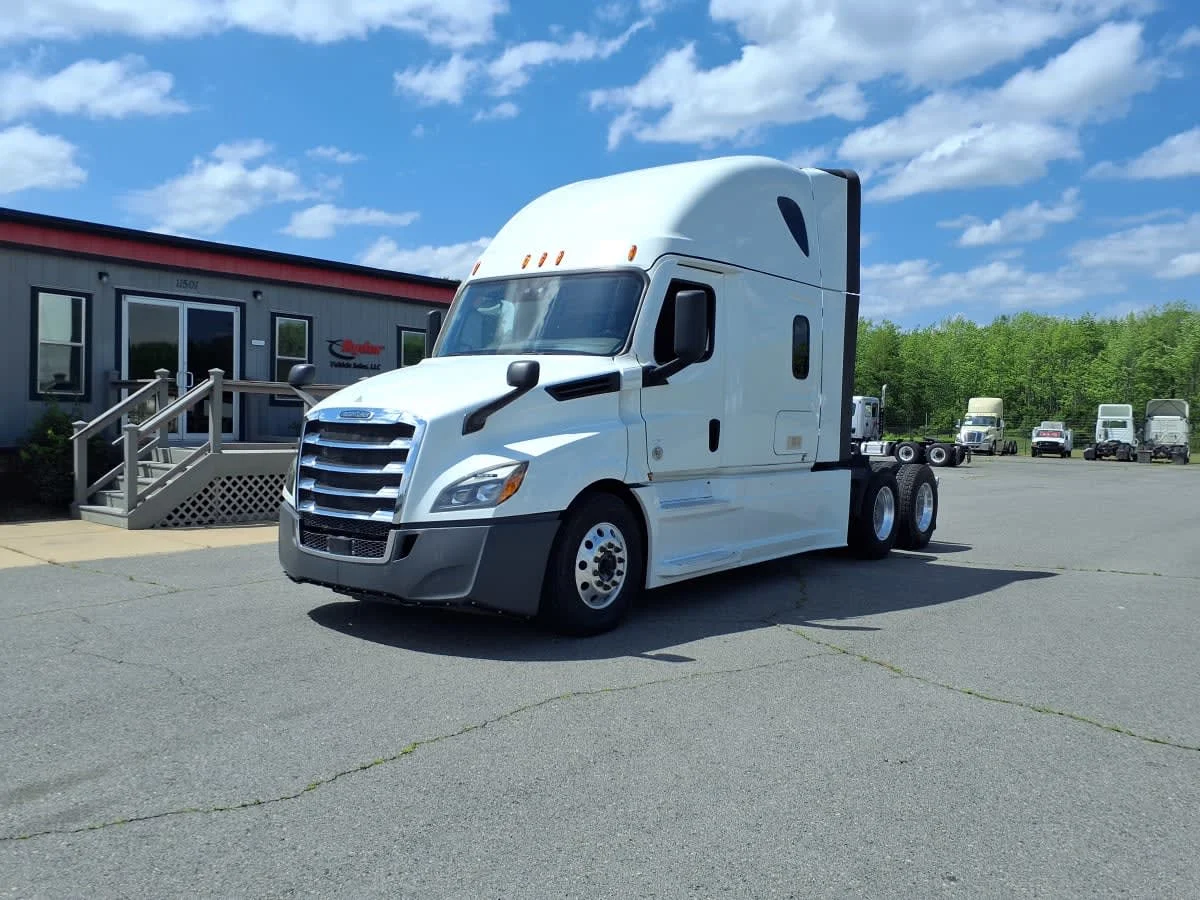 2022 Freightliner Cascadia in North Little Rock, AR