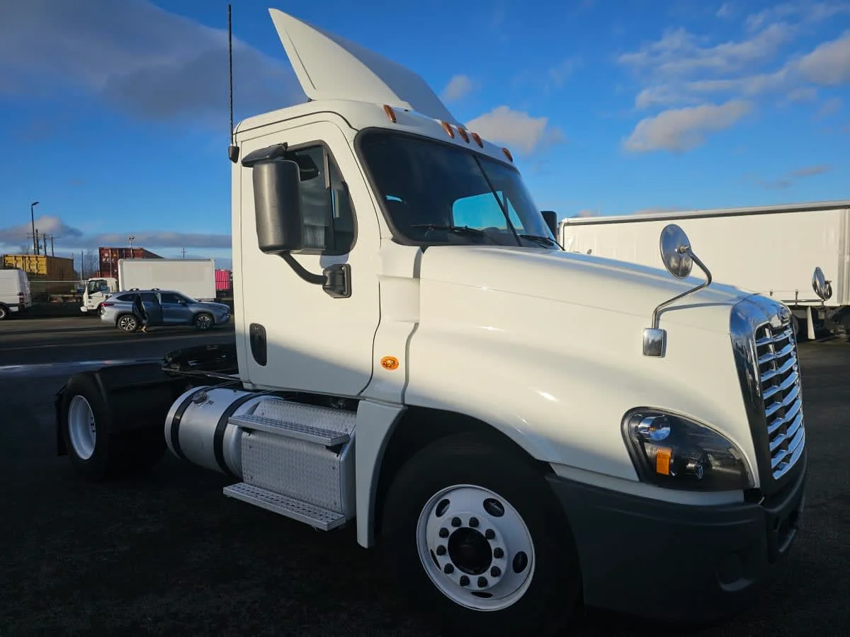 2019 Freightliner Cascadia in Tacoma, WA — photo 3