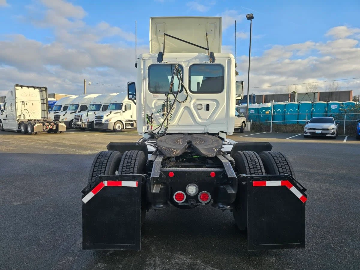 2019 Freightliner Cascadia in Tacoma, WA — photo 5