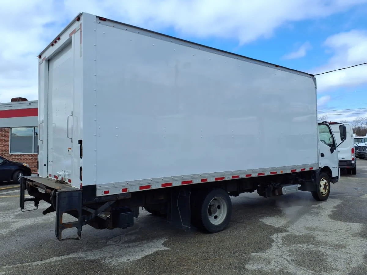 2018 Hino 195 in Warwick, RI — photo 4
