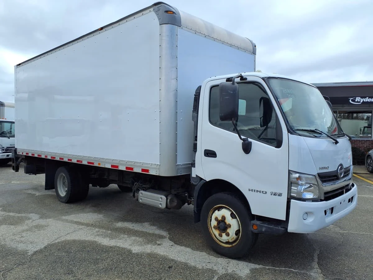 2018 Hino 195 in Warwick, RI — photo 3