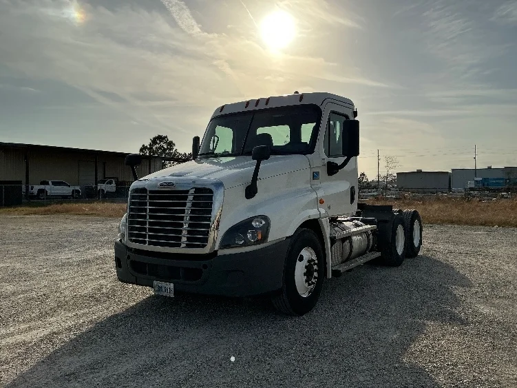 2019 Freightliner Cascadia in Gulfport, MS — photo 3