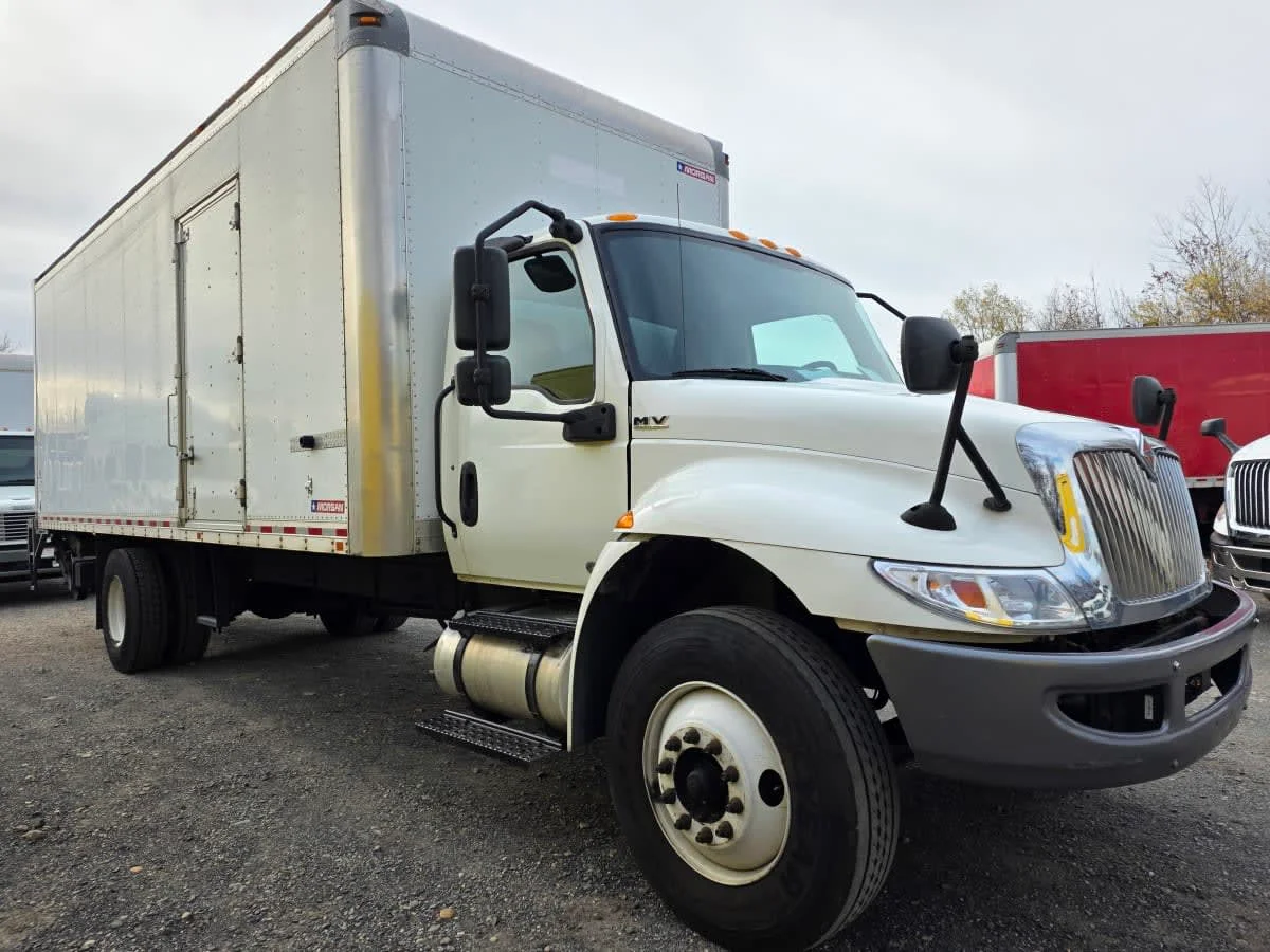 2020 International MV - image 3