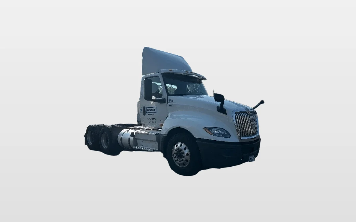 2020 International LT - image 1