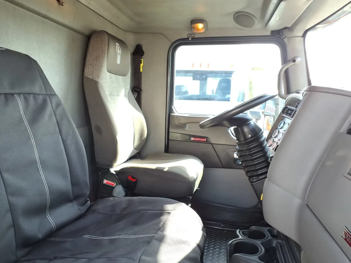 2020 Kenworth T370 in Minneapolis, MN — photo 7