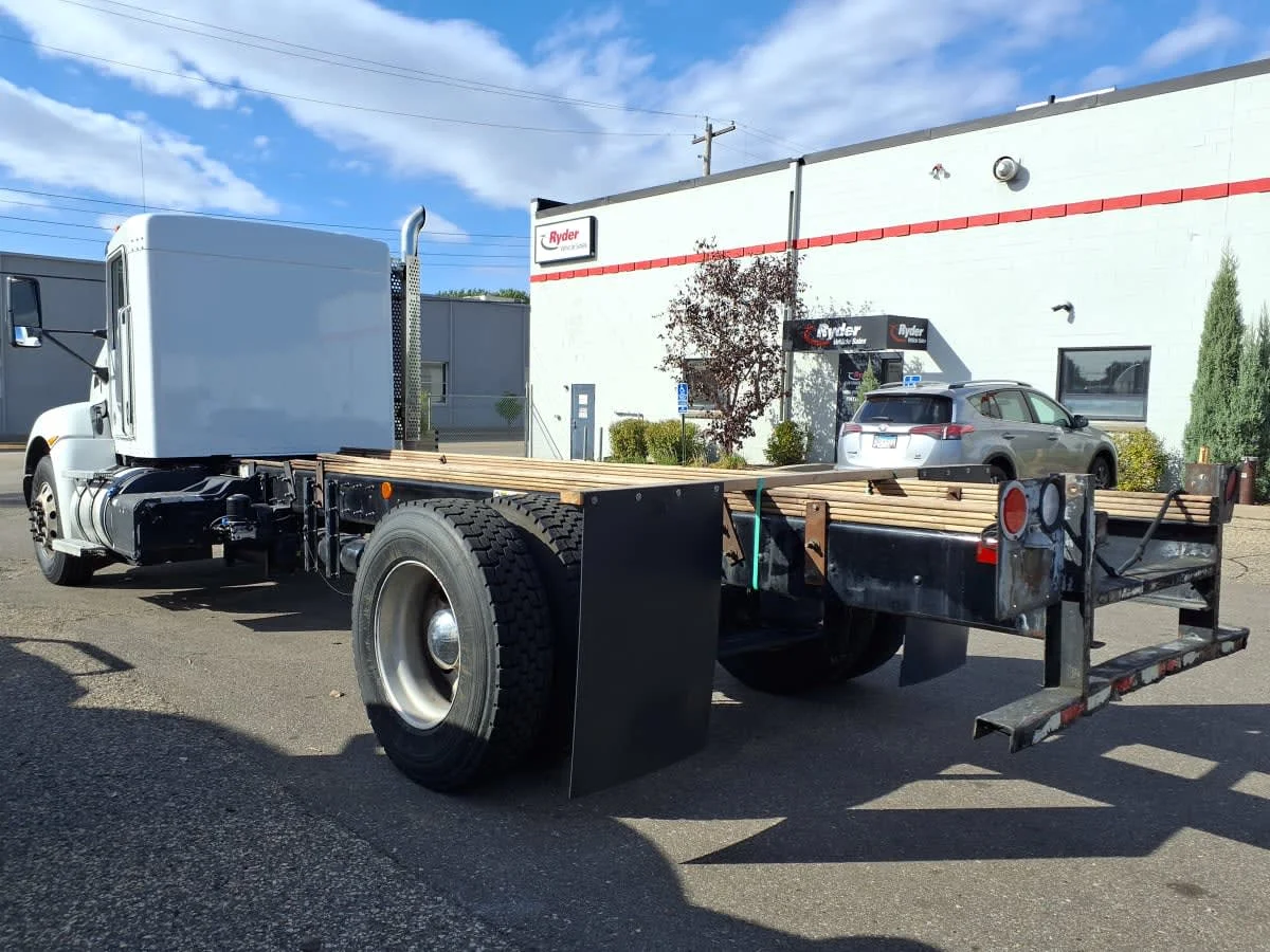 2020 Kenworth T370 in Minneapolis, MN — photo 6
