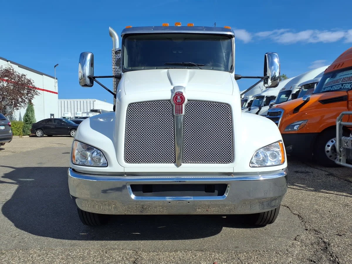 2020 Kenworth T370 - image 2