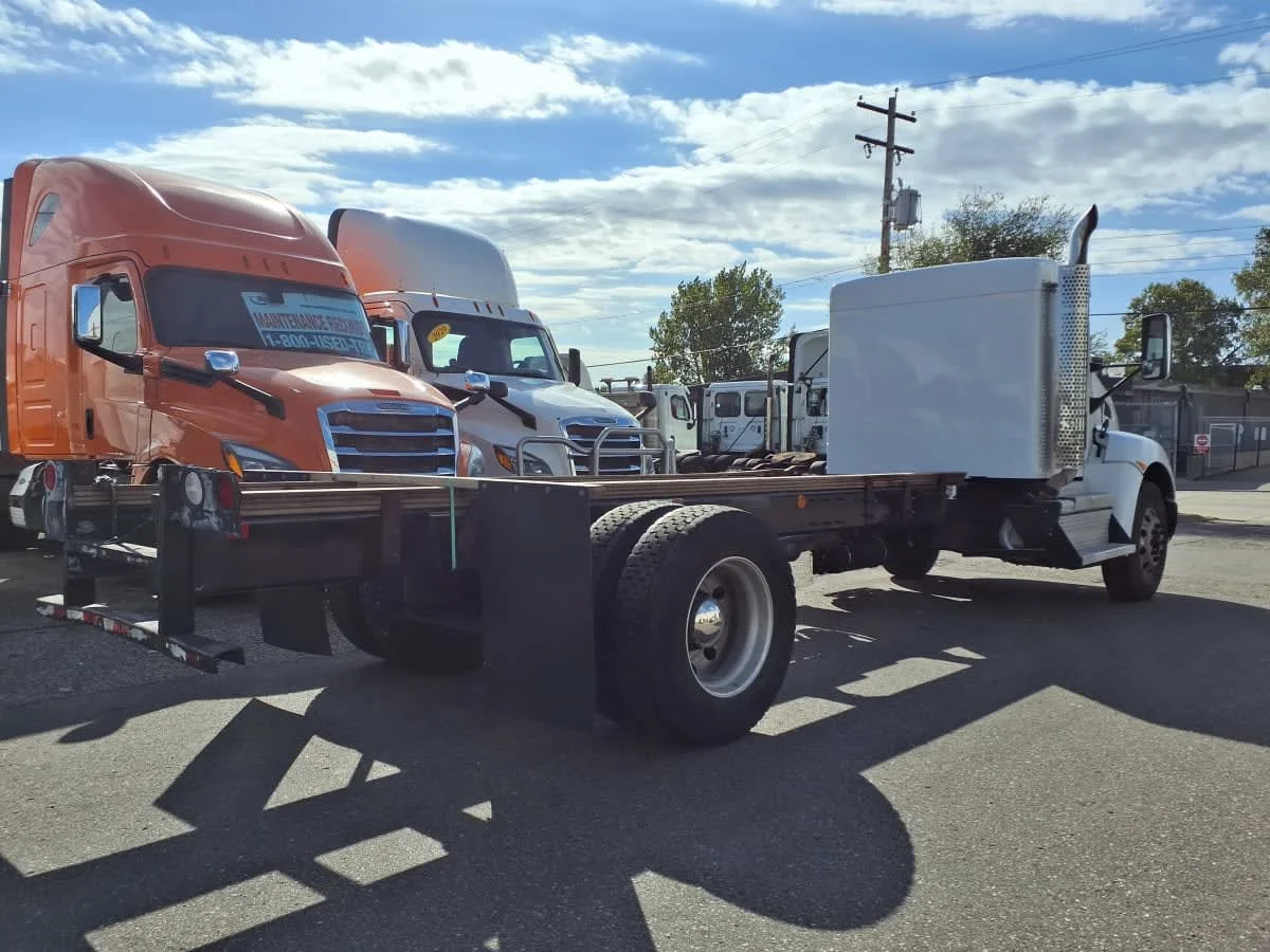 2020 Kenworth T370 in Minneapolis, MN — photo 4