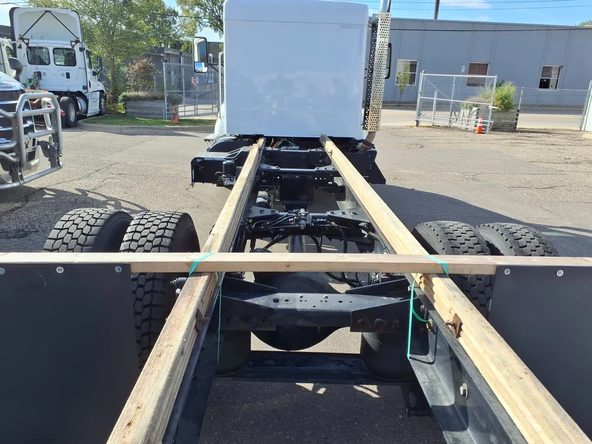 2020 Kenworth T370 - image 11