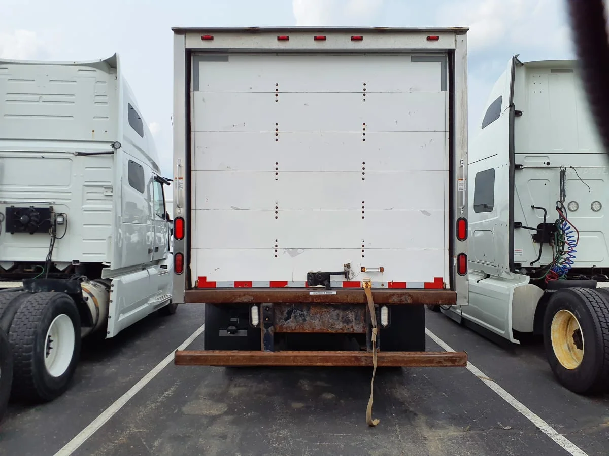 2016 Isuzu NRR - image 5