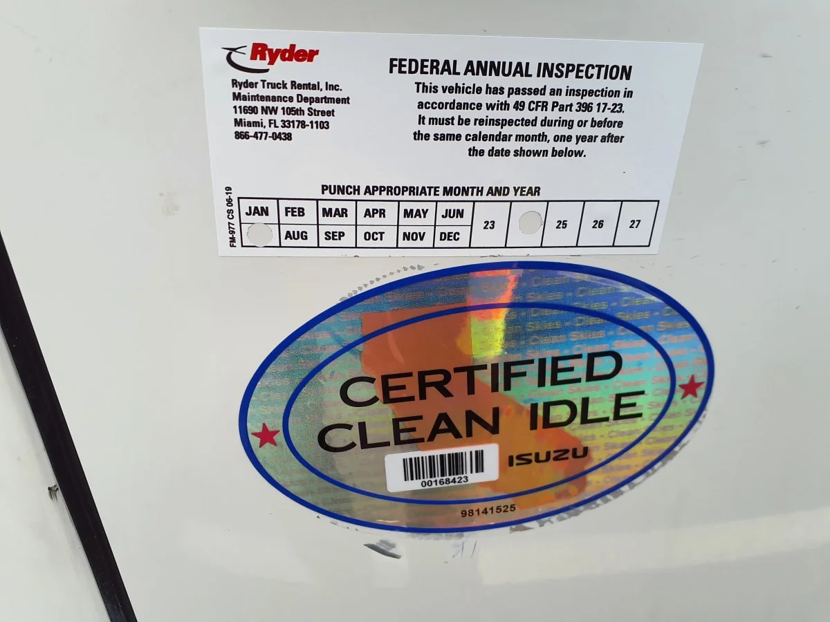 2016 Isuzu NRR - image 12