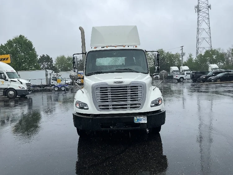 2020 Freightliner M2 112 in Akron, OH — photo 2