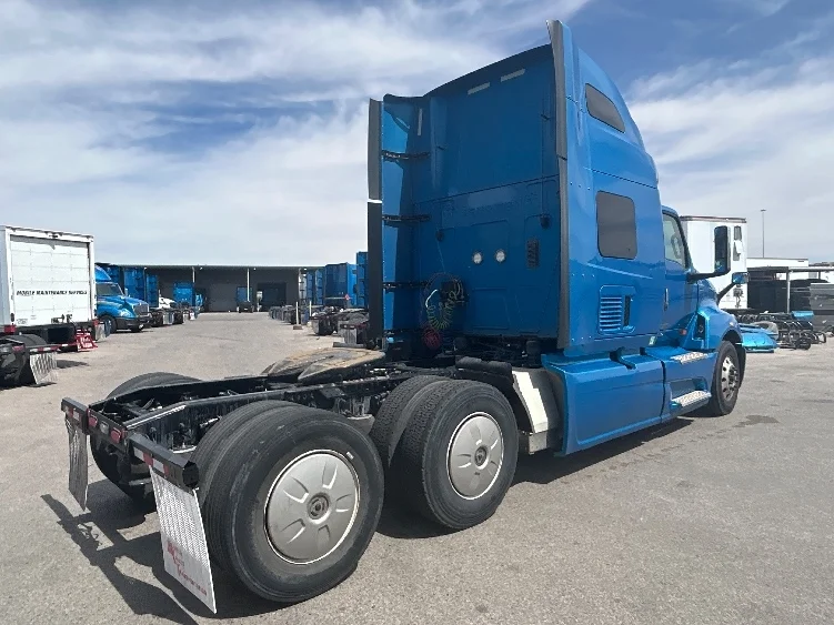 2021 International LT in El Paso, TX — photo 7