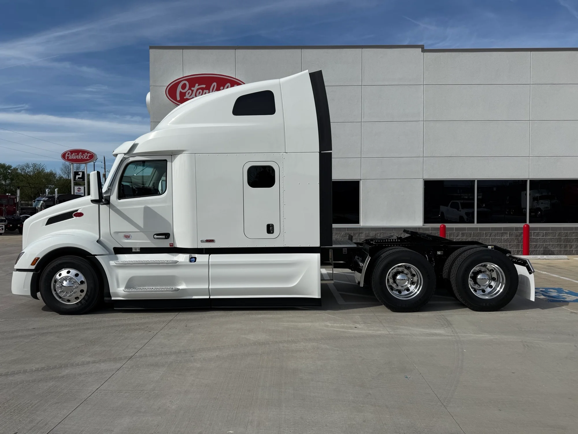 2027 Peterbilt 579 in Lowell, AR — photo 2
