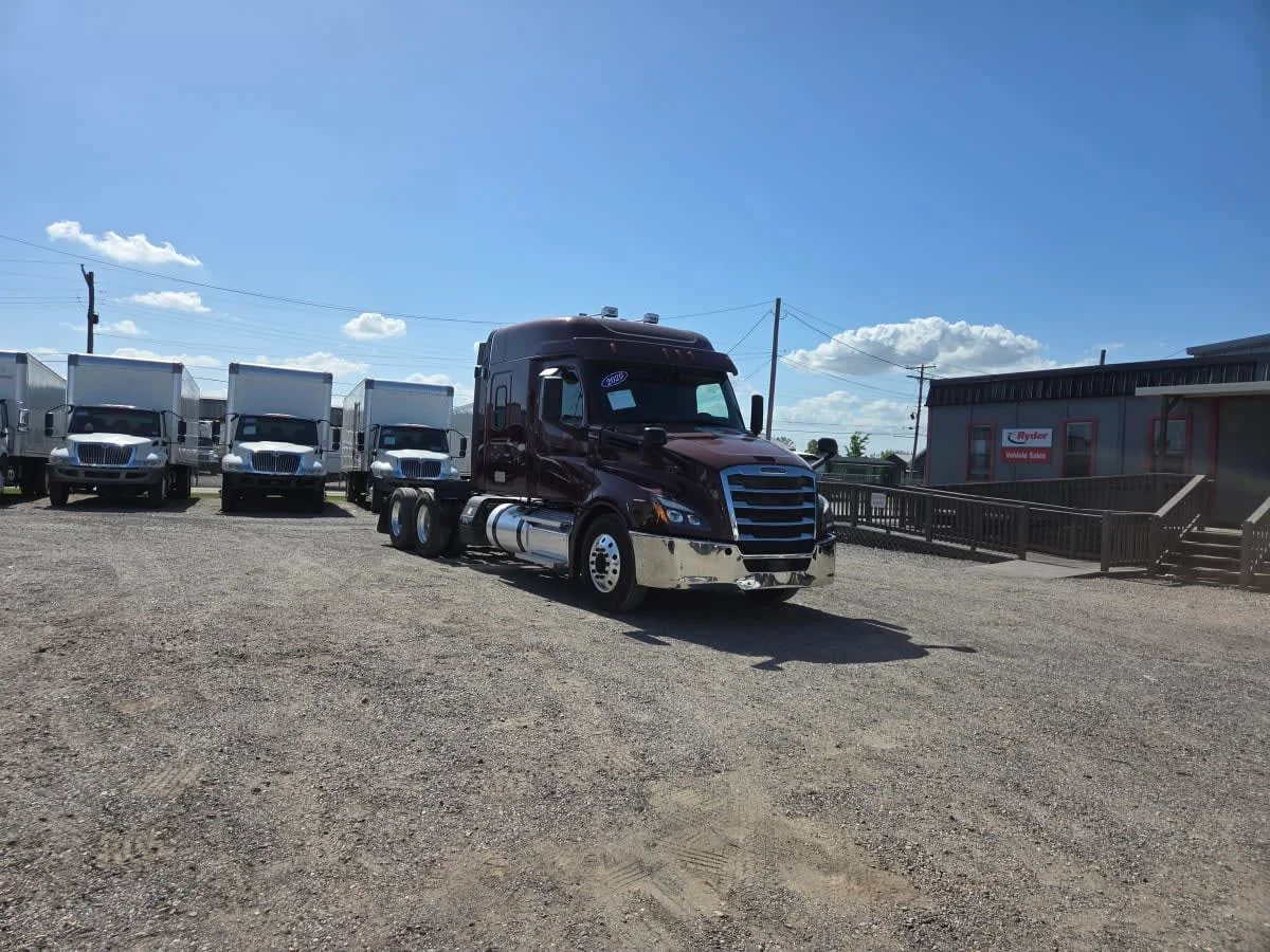 2020 Freightliner Cascadia in St. Rose, LA — photo 3