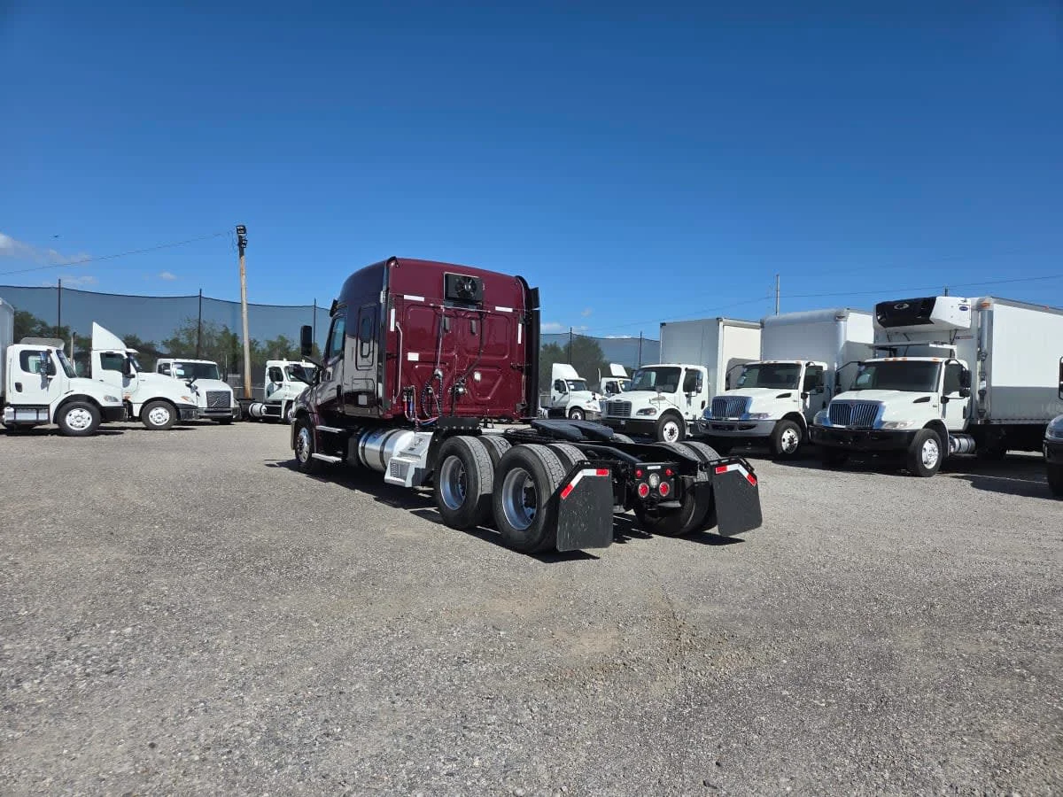 2020 Freightliner Cascadia in St. Rose, LA — photo 6